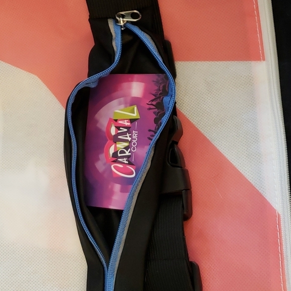 Yvette Sport Excercise or Travel Wallet Belt in Black and Blue - Picture 5 of 6